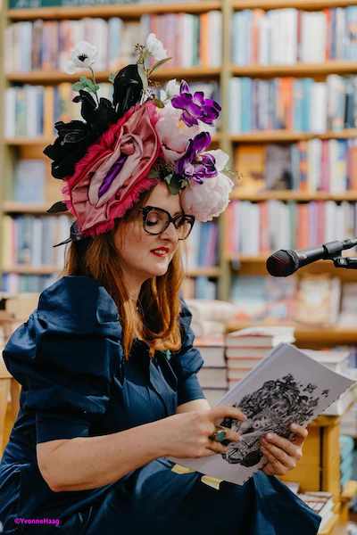 Nadine Kulis liest aus "Undomestiziert" in der Agnes-Buchhandlung Köln zur Feministischen Buchwoche 2024